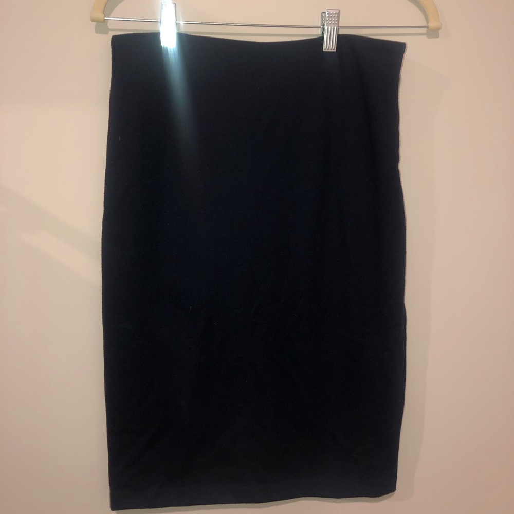 Women’s navy skirt
